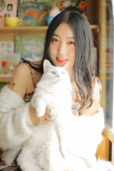 喝女王的圣水